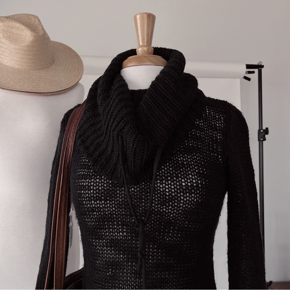 RELAXED FIT BLACK TURTLENECK KNIT SWEATER TOP - Picture 4 of 10